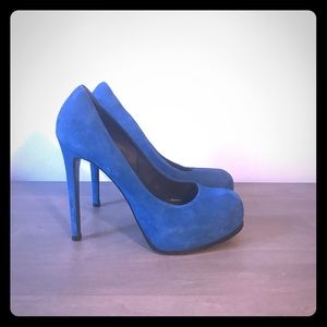 Pour La Victoire Irina suede pump